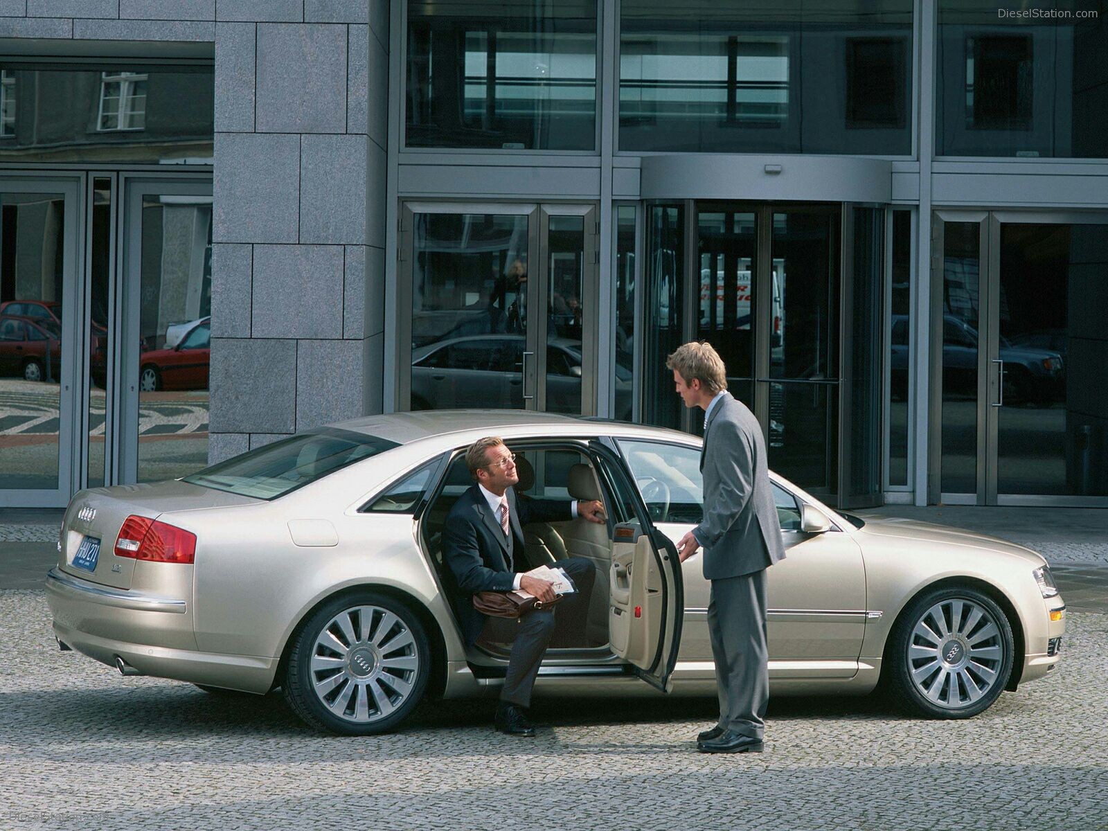 Audi A8L (2004)